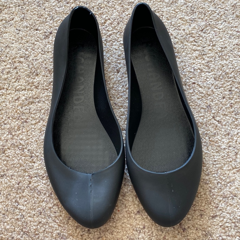 Richandfa Black Rubber flats